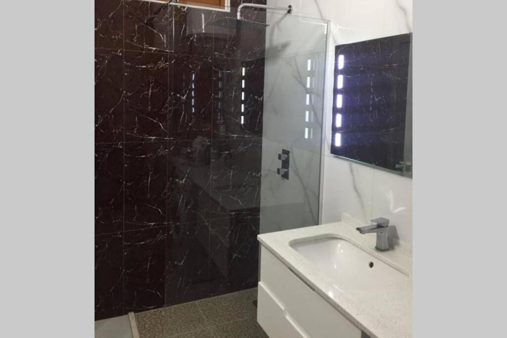 Modern Sea View Apartment For A Perfect Holiday ดูร์เรส ภายนอก รูปภาพ
